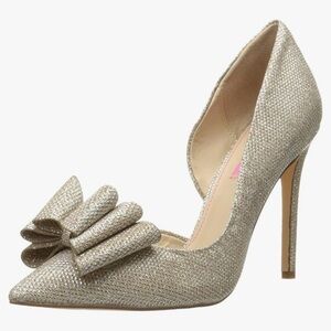Betsy Johnson PRINCE gold glitter pump - EUC - size 6.